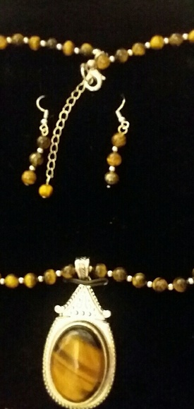 Necklace and earring set - Picture 2 of 3
